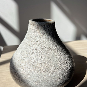 Vaso Antônia Cimento Queimado